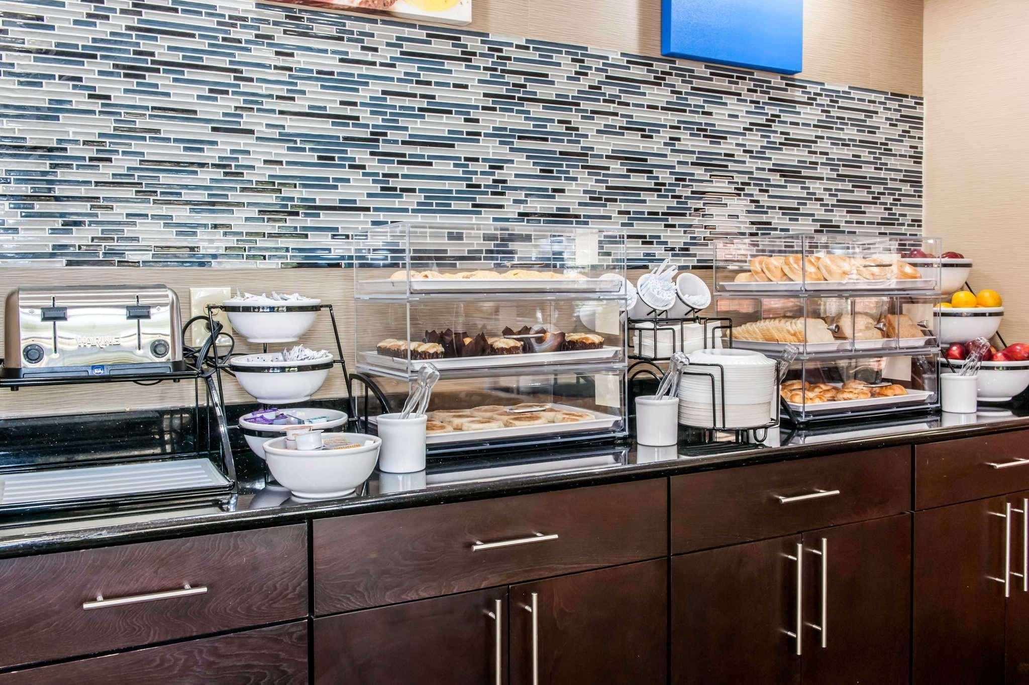 Comfort Inn Blue Ash North Bagian luar foto